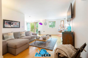 Large Boutique Harbourside Apartment - Football Table